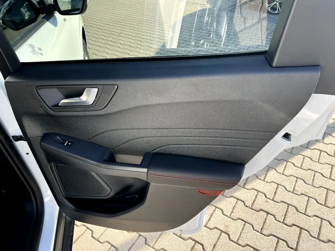 Ford Kuga 1.5 EcoBoost ST-Line LED Navi Kamera Sitzh. 14