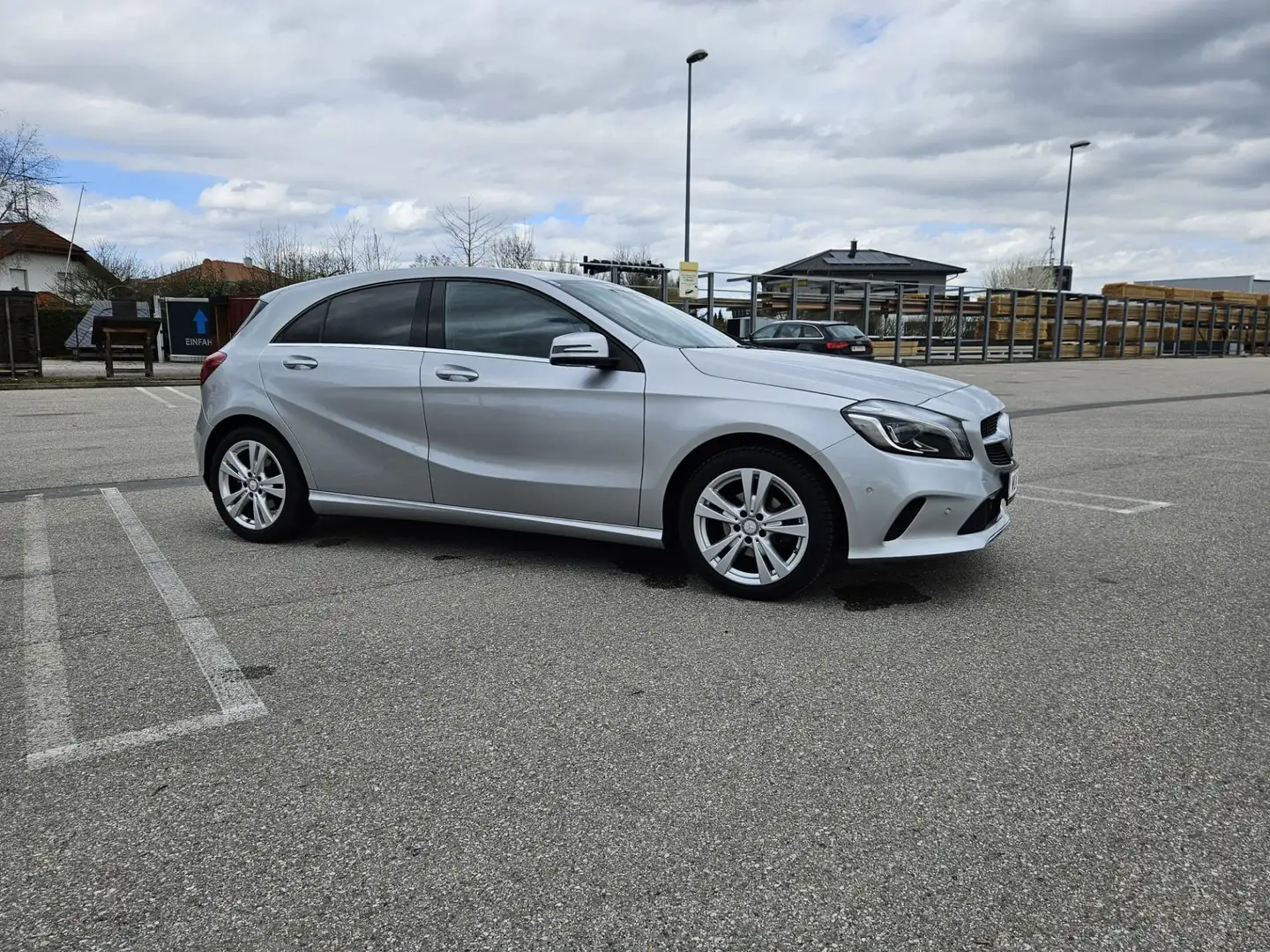 Mercedes-Benz A 180 A 180 d Silber - 2