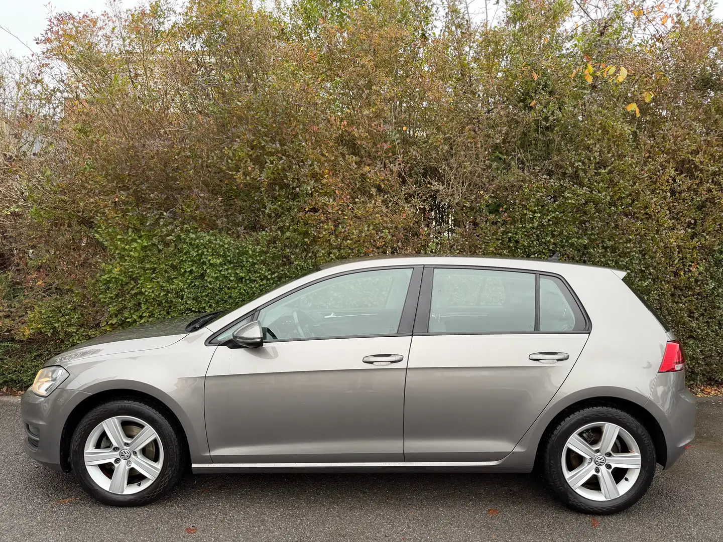 Volkswagen Golf 1.6 CR TDi+AIRCO+NAVI+SIEGES CHAUFF+JANTES+EURO 5 Bronce - 2