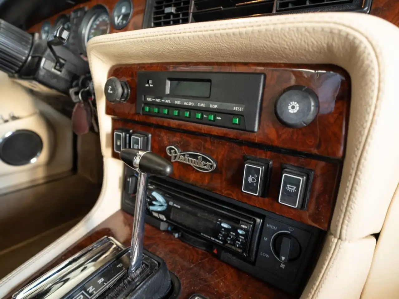 Jaguar Daimler Double Six, foto 12