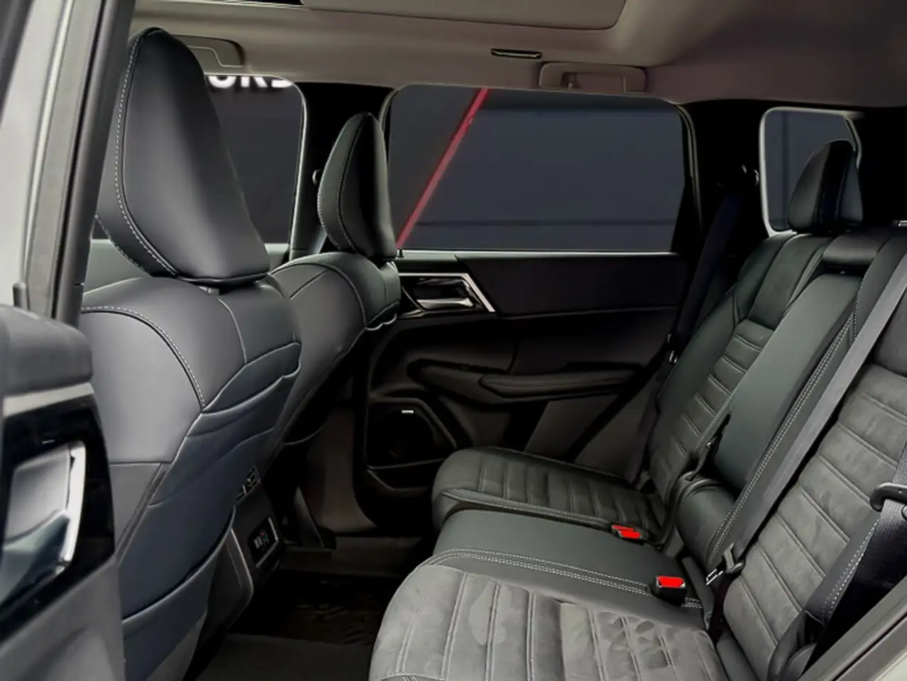Mitsubishi Outlander photo Mitsubishi Outlander