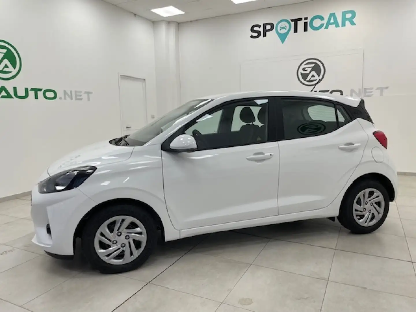 Hyundai i10 1.0 mpi Connectline 63cv Blanc - 2