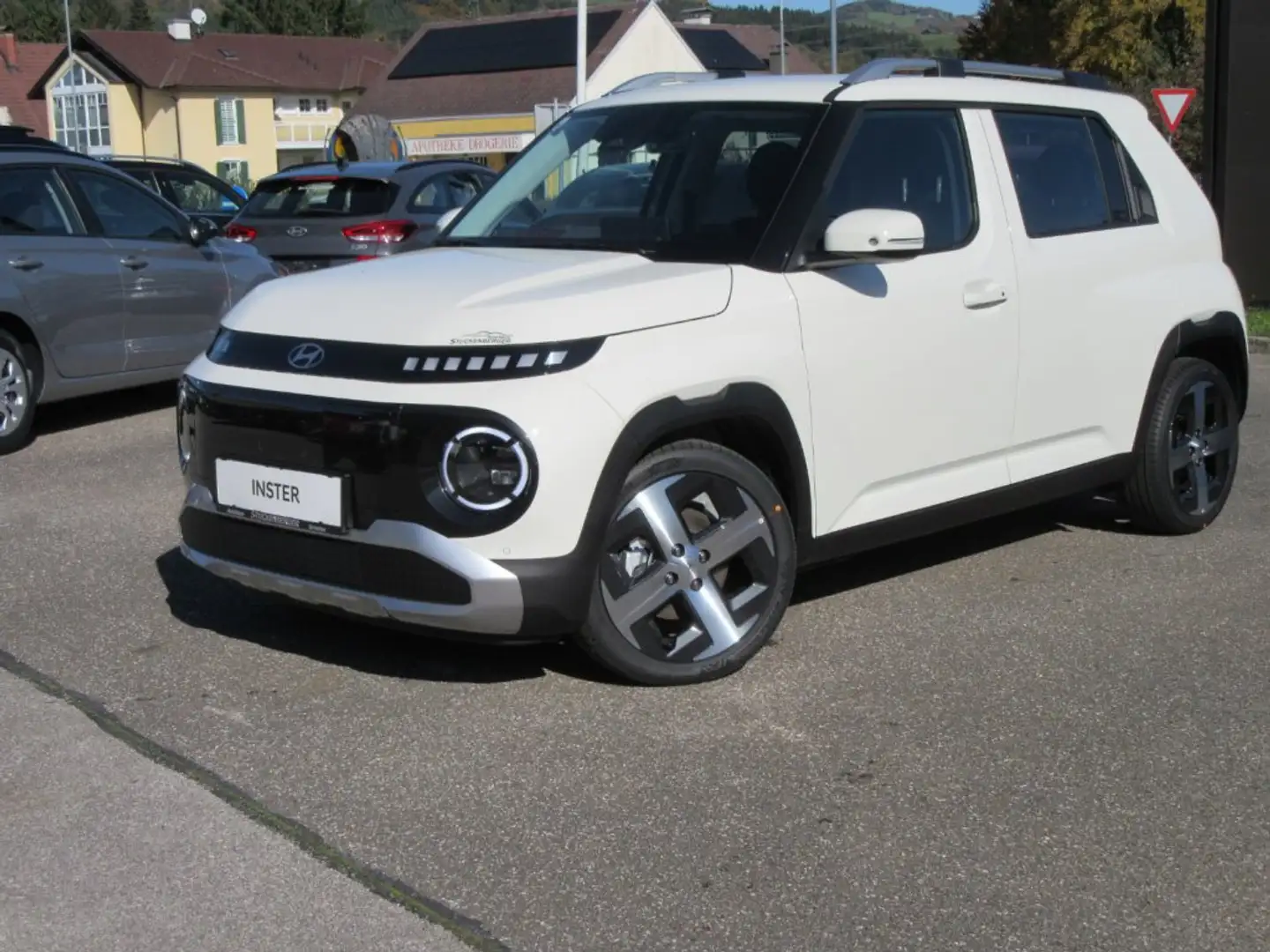 Hyundai Inster Trend Line 49kWh r5t42-P3-O1/4 Weiß - 1