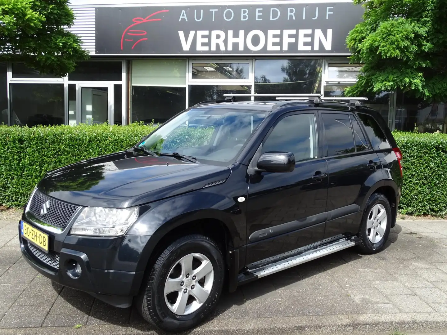 Suzuki Grand Vitara 2.0-16V Shogun - 4X4 - CLIMATE / CRUISE CONTR - XE Noir - 1