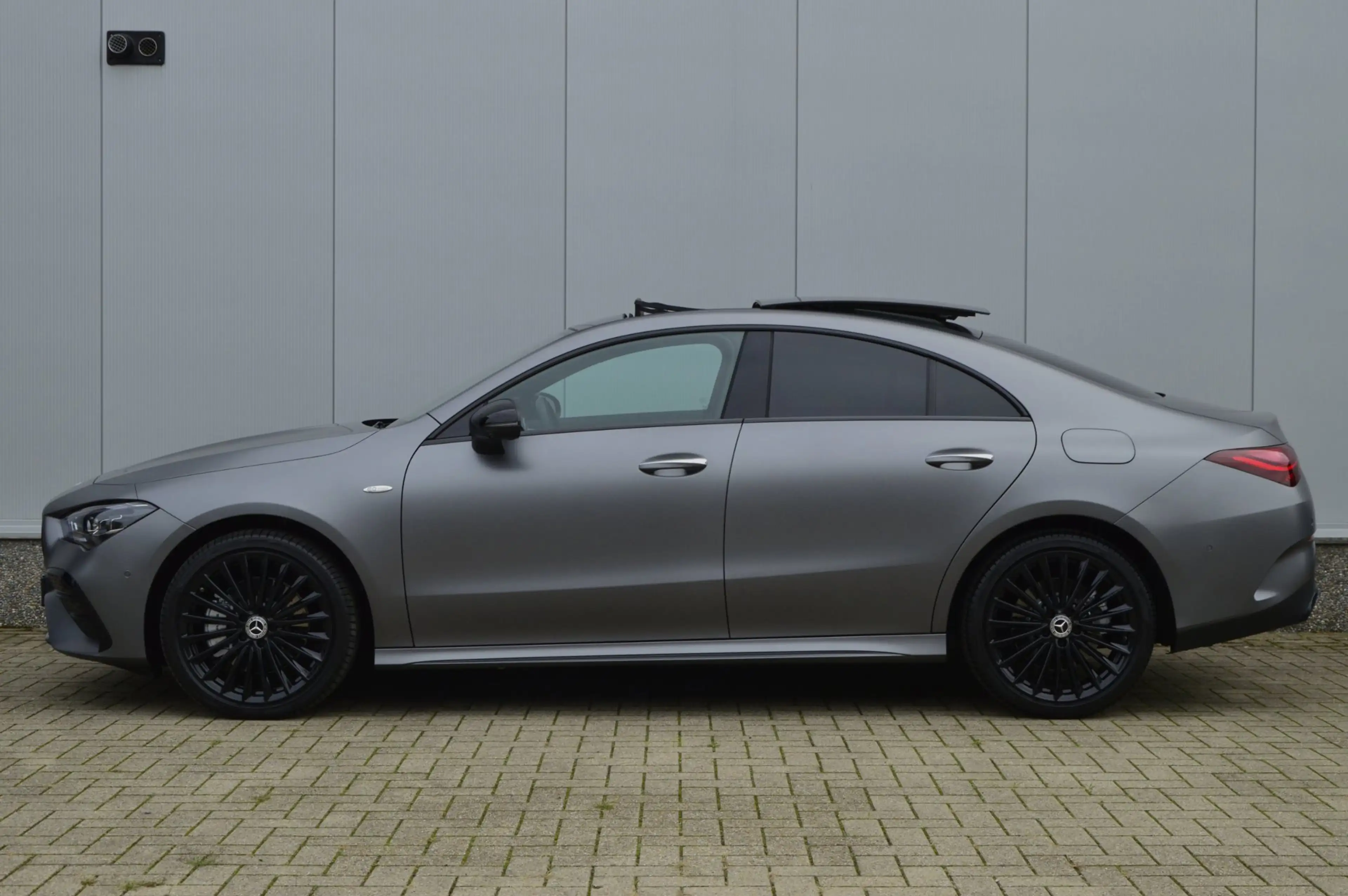 Mercedes-Benz CLA 250 250e AMG Night Star Edition Facelift 2025 — photo 7