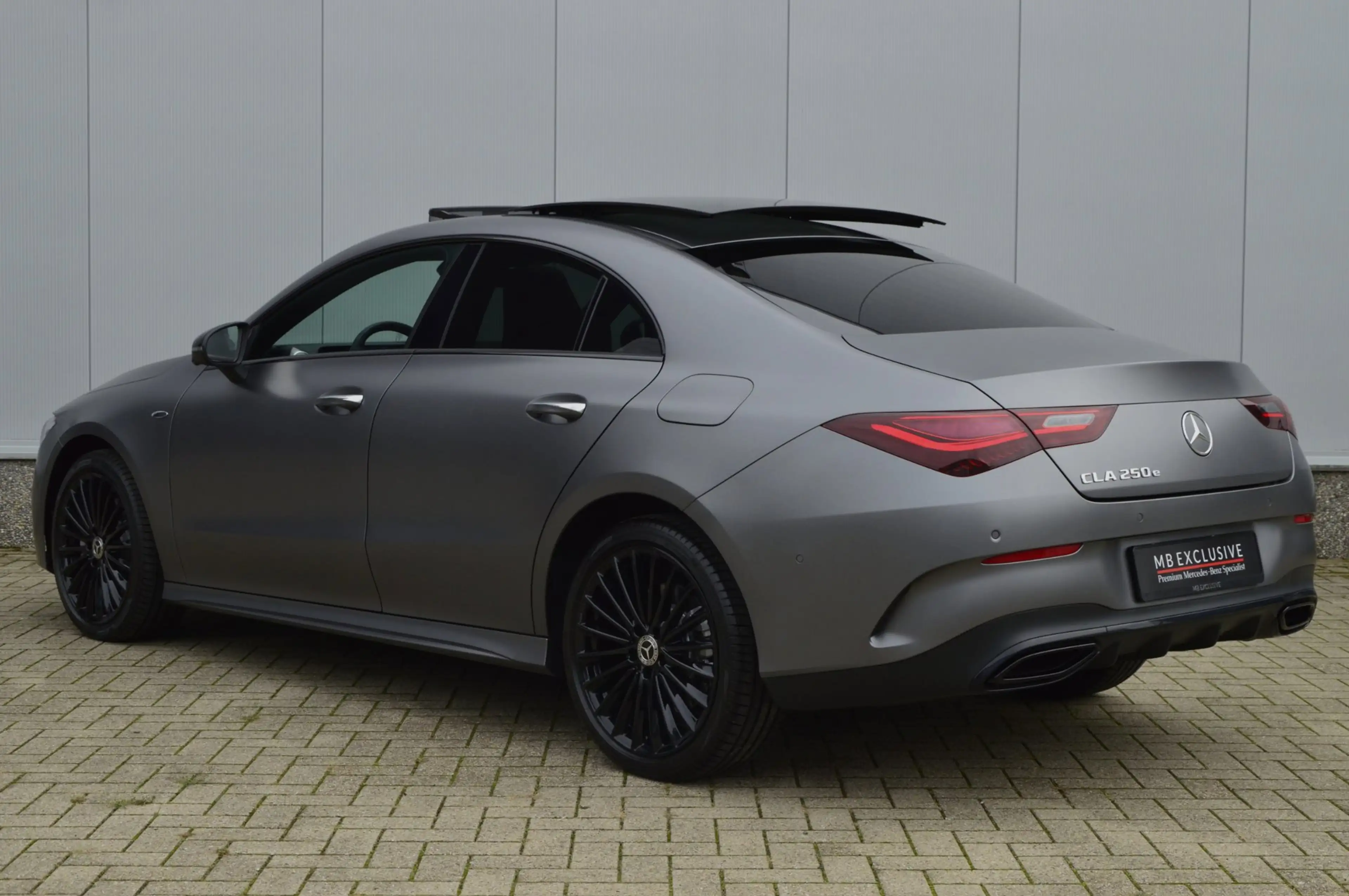 Mercedes-Benz CLA 250 250e AMG Night Star Edition Facelift 2025 — photo 4
