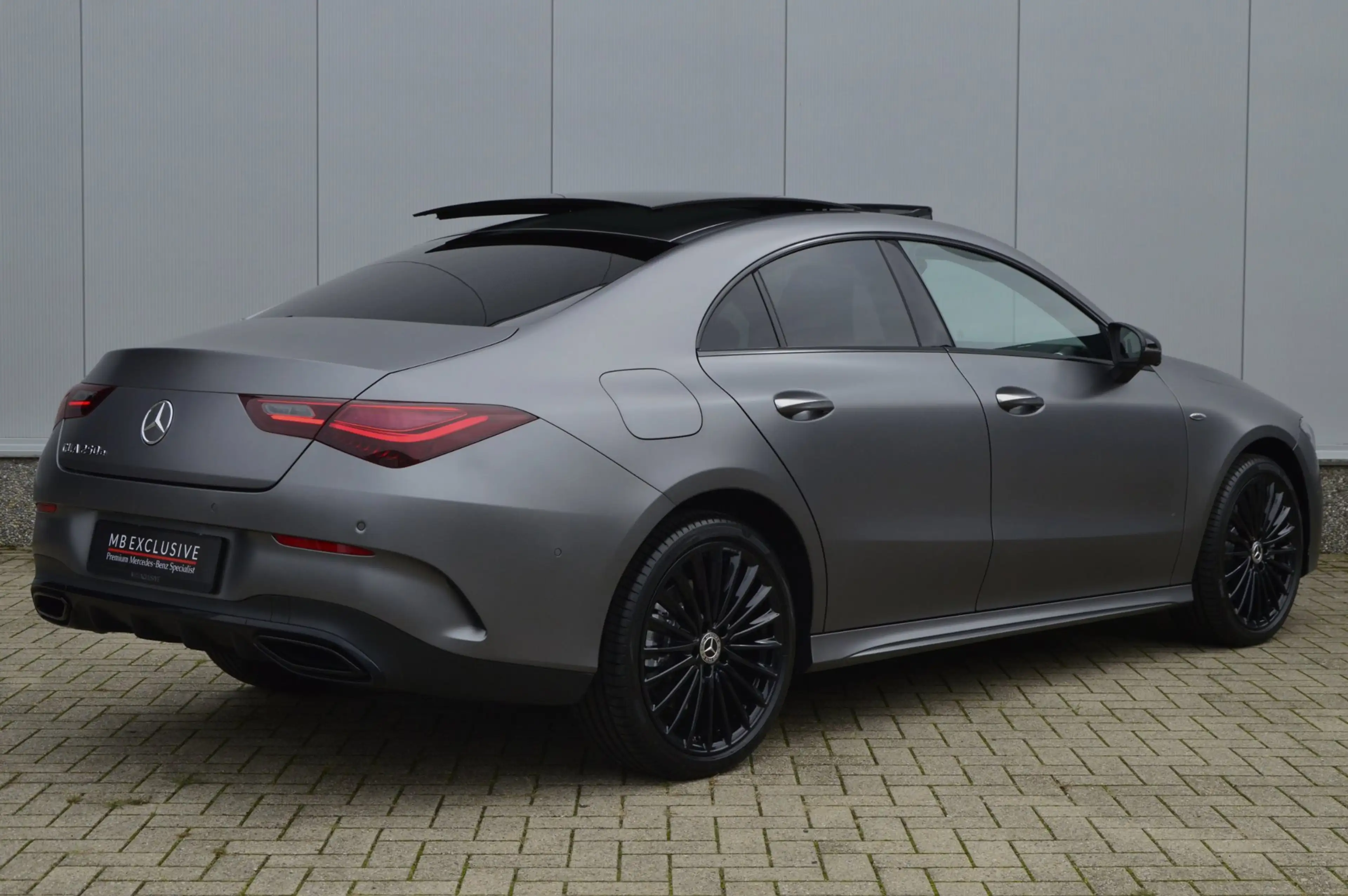 Mercedes-Benz CLA 250 250e AMG Night Star Edition Facelift 2025 — photo 2