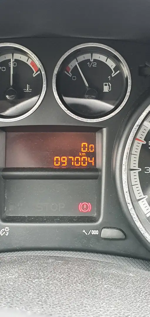 Peugeot 308 1.6+VTi+Confort Šedá - 2