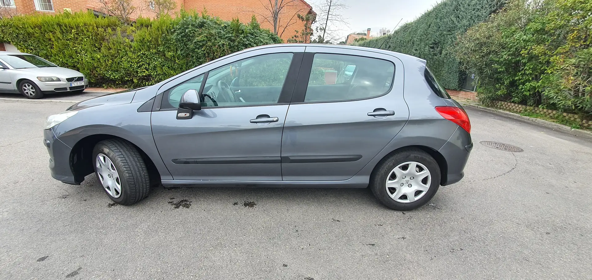Peugeot 308 1.6+VTi+Confort Šedá - 1