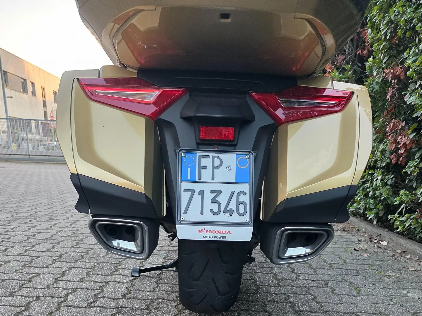 Honda GL 1800 TOUR DCT 50ESIMO Oro - 2
