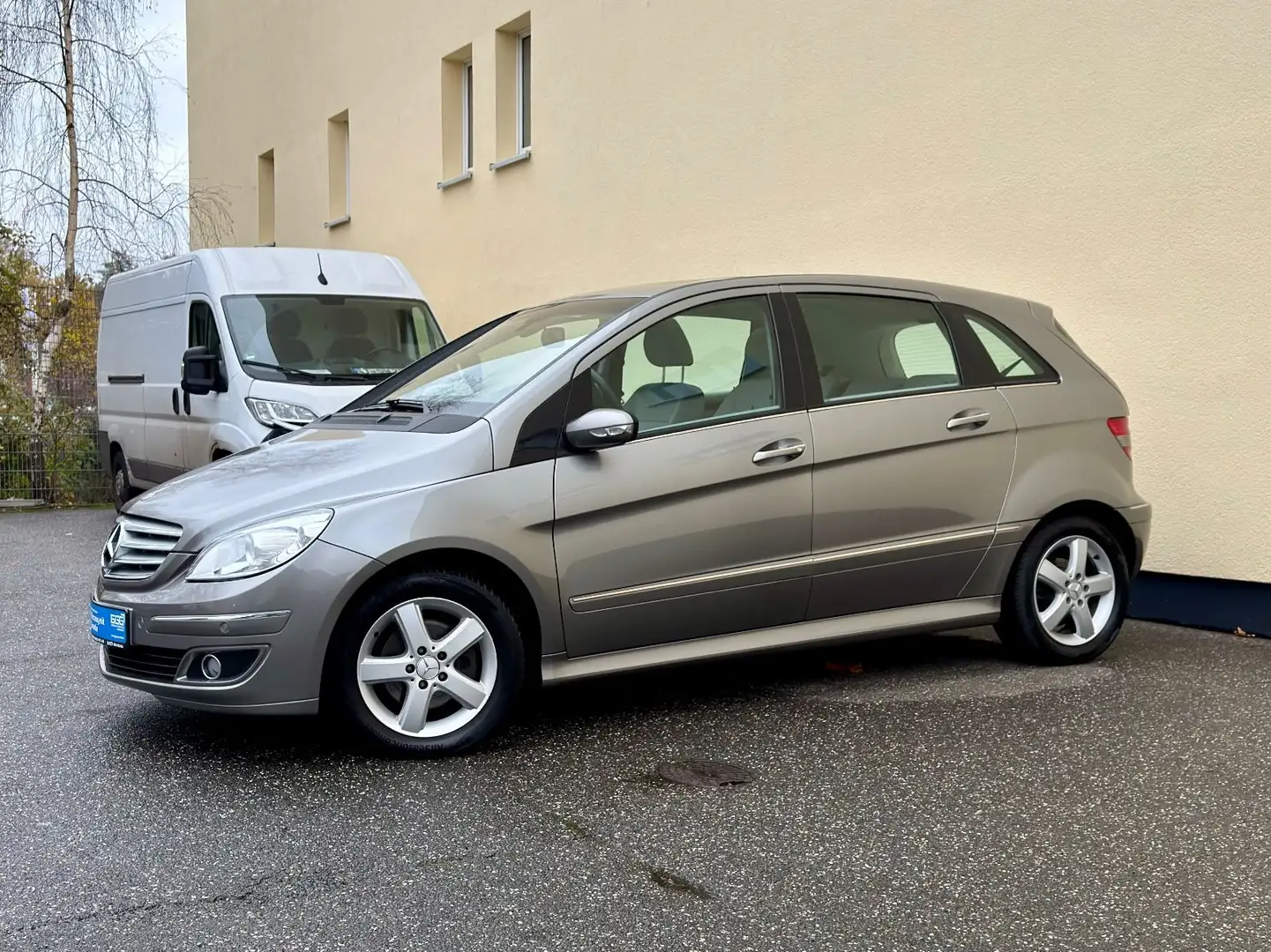 Mercedes-Benz B 200 B KLASSE 200 AUTOMATIK PANO PDC TEM RENTER-FAHRZ Grau - 2