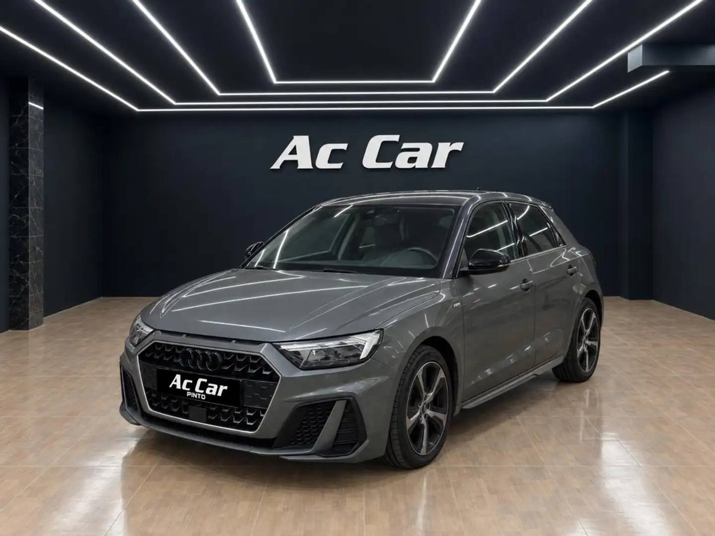 Audi A1 40 tfsi - 1