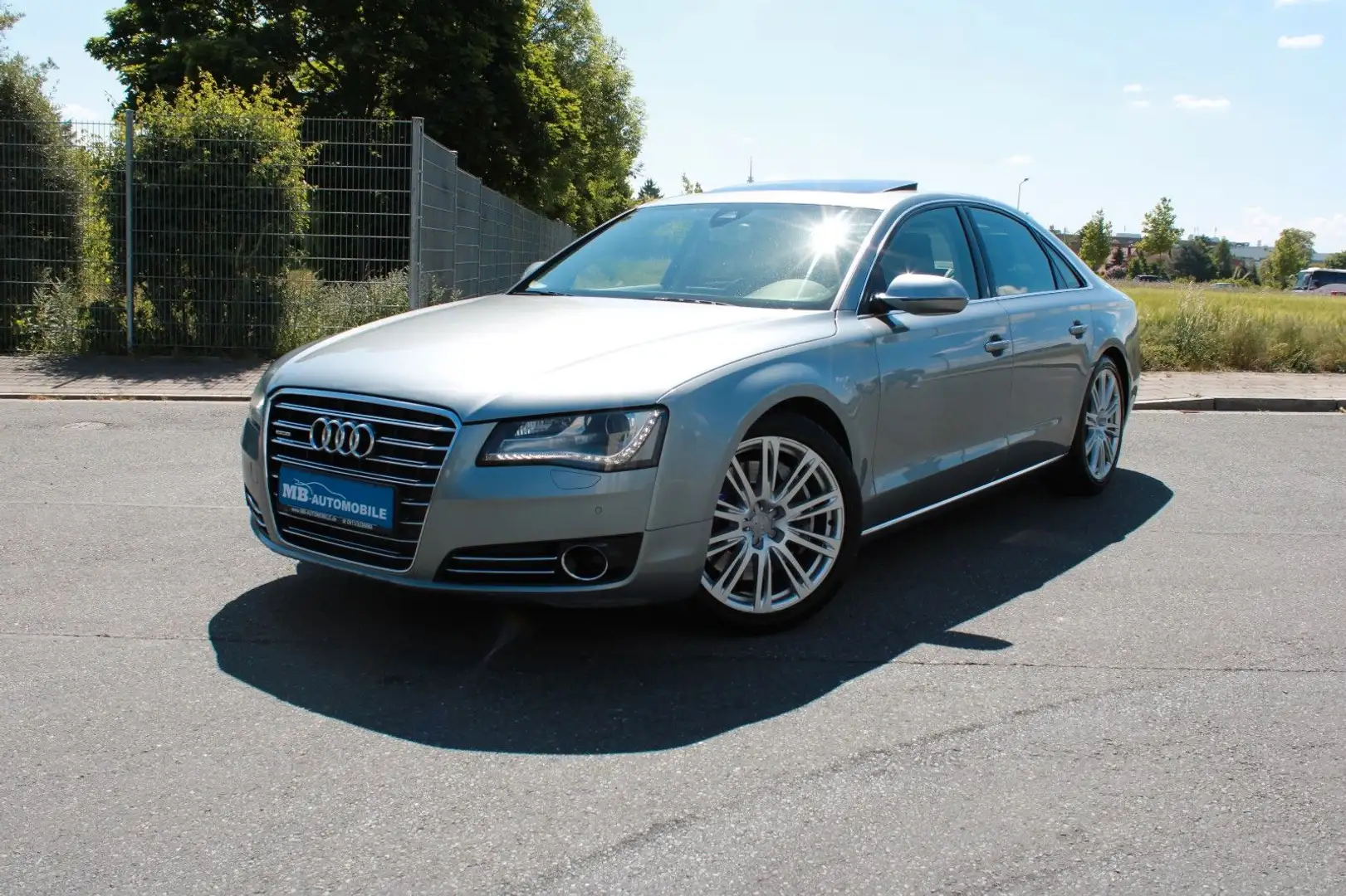Audi A8 4.2 TDI quattro Standhzg. Sitzbel. ACC 20"Alu Grau - 1