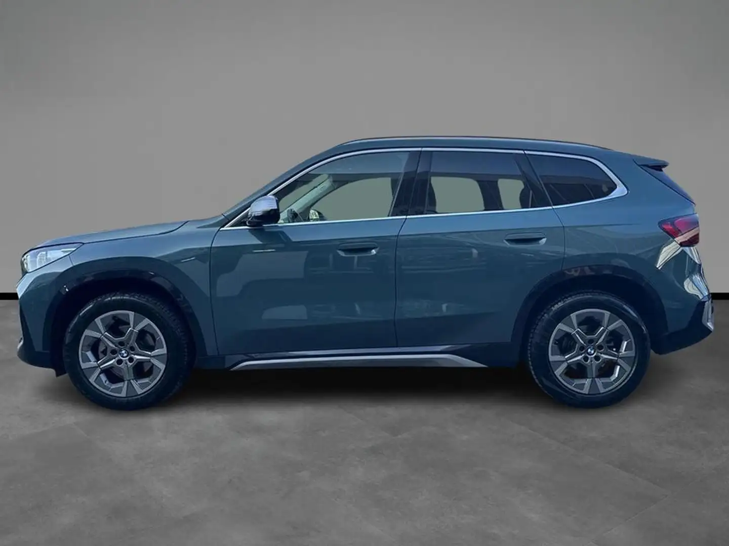 BMW X1 sdrive18i X-Line Edition Signature auto Verde - 2