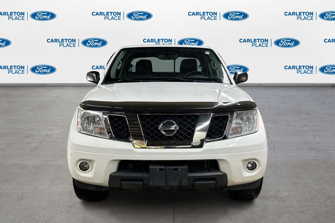 2016 Nissan Frontier SV  | 4.0L V6 Tonneau Cover Heated Seats — снимка 1