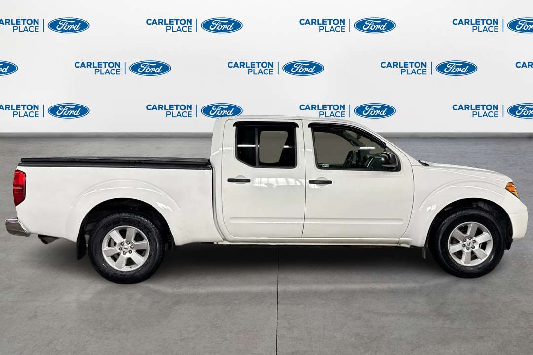 2016 Nissan Frontier SV  | 4.0L V6 Tonneau Cover Heated Seats — снимка 1