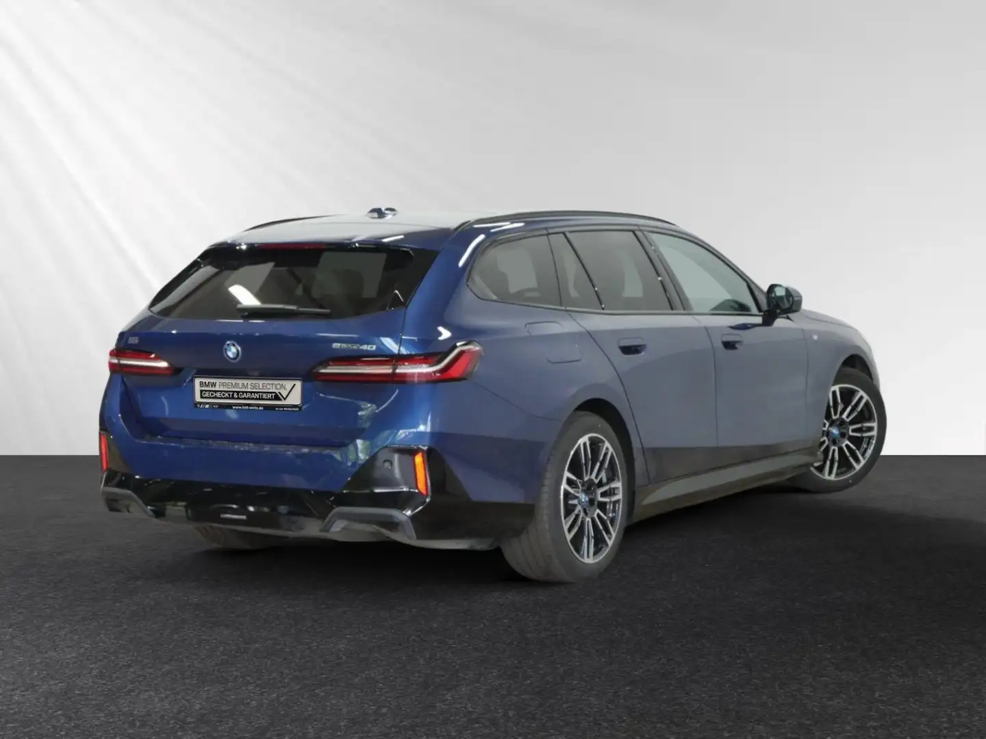 BMW i5 eDrive40 Lr. 549,- br. o.Anz. 24Mon/5`Km p.A. Синій - 2