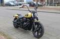 Harley-Davidson Softail Streetbob Geel - thumbnail 4