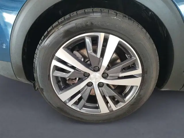 Peugeot 3008 view 9