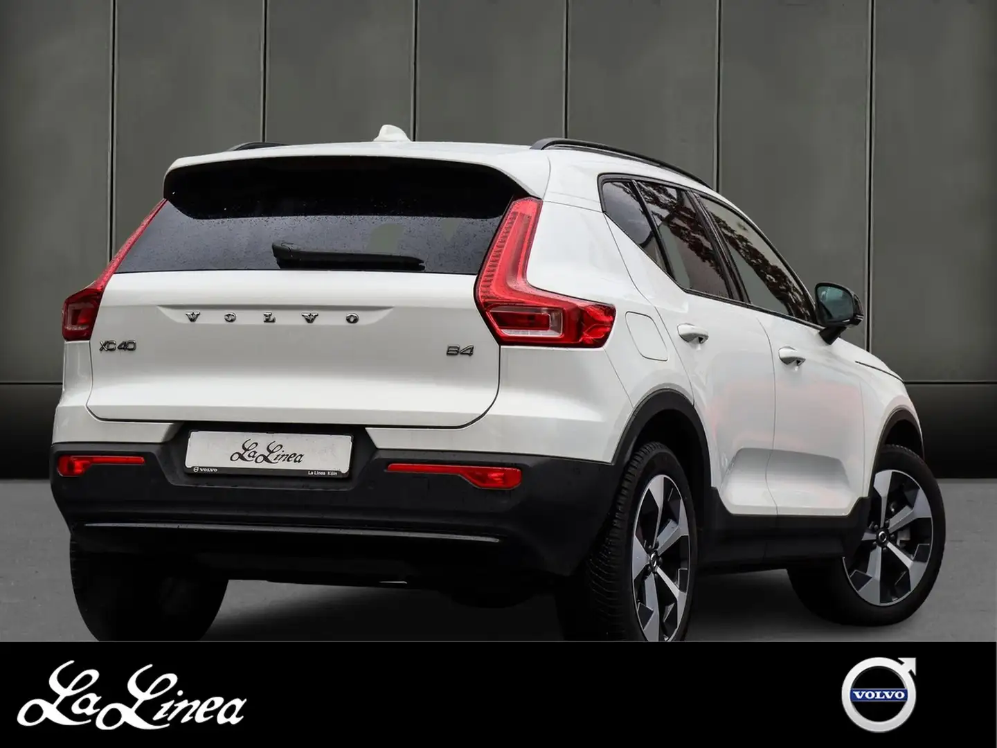 Volvo XC40 B4 (B) Plus Dark NP:54.730,-//BLIS/VOLL-LED/RFK Weiß - 2