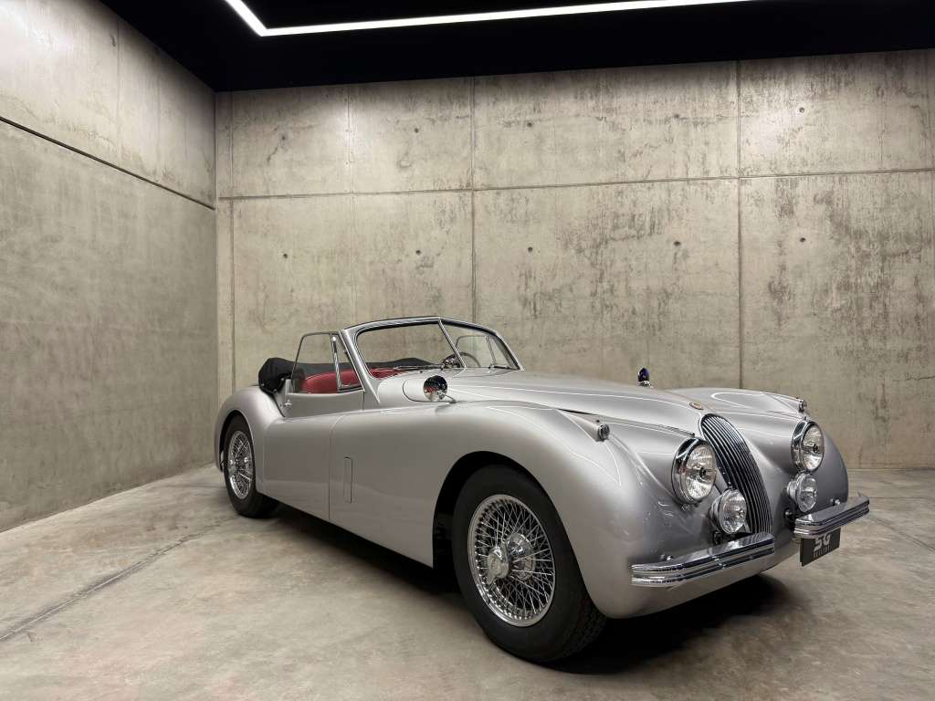 Jaguar XK 120 Roadster - foto 1