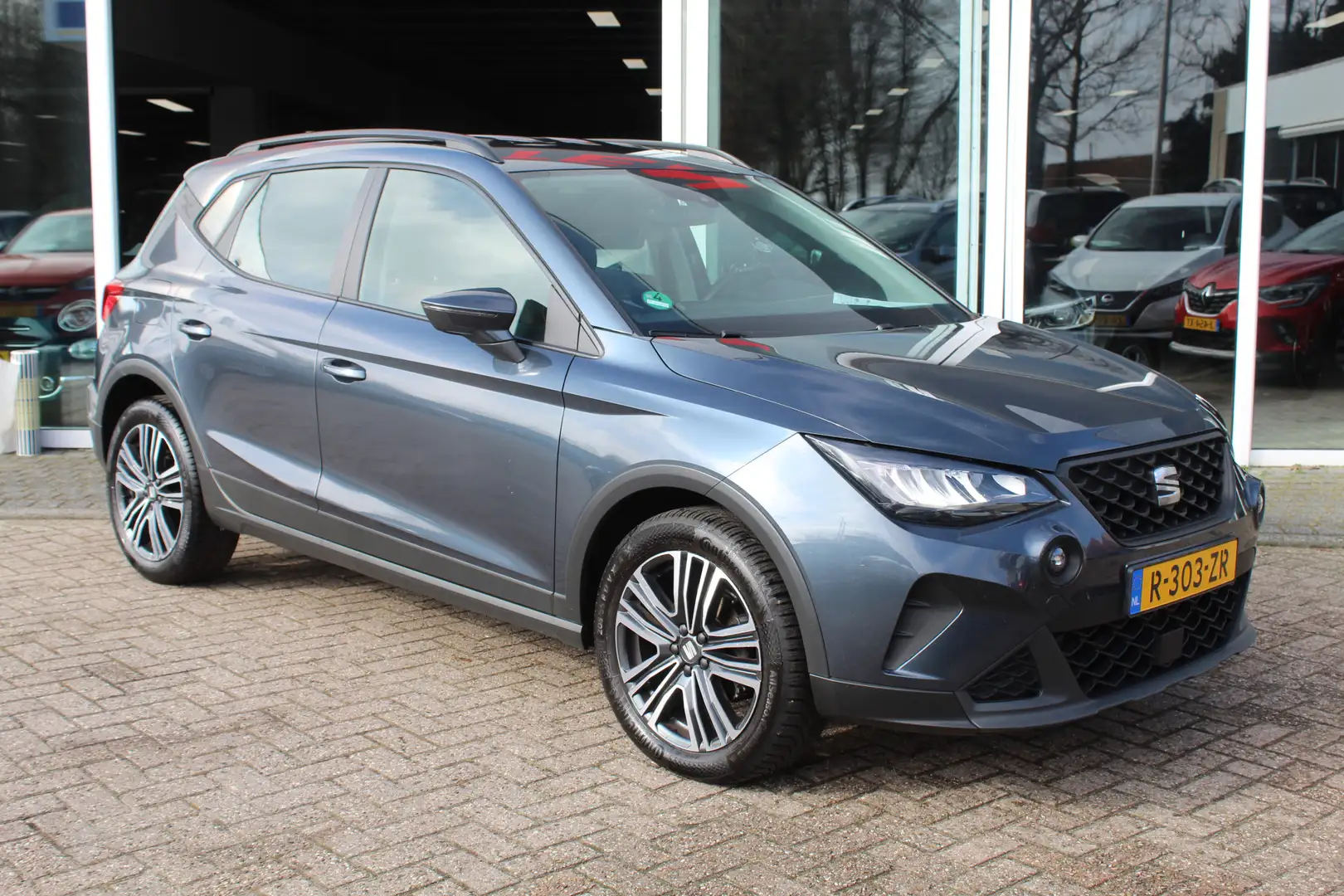 SEAT Arona 1.0 TSI Style//Ecc//Carplay!! Grau - 2