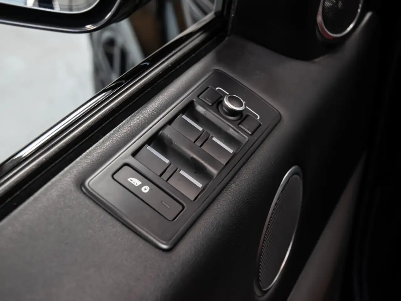 Land Rover Range Rover Sport снимка Land Rover Range Rover Sport