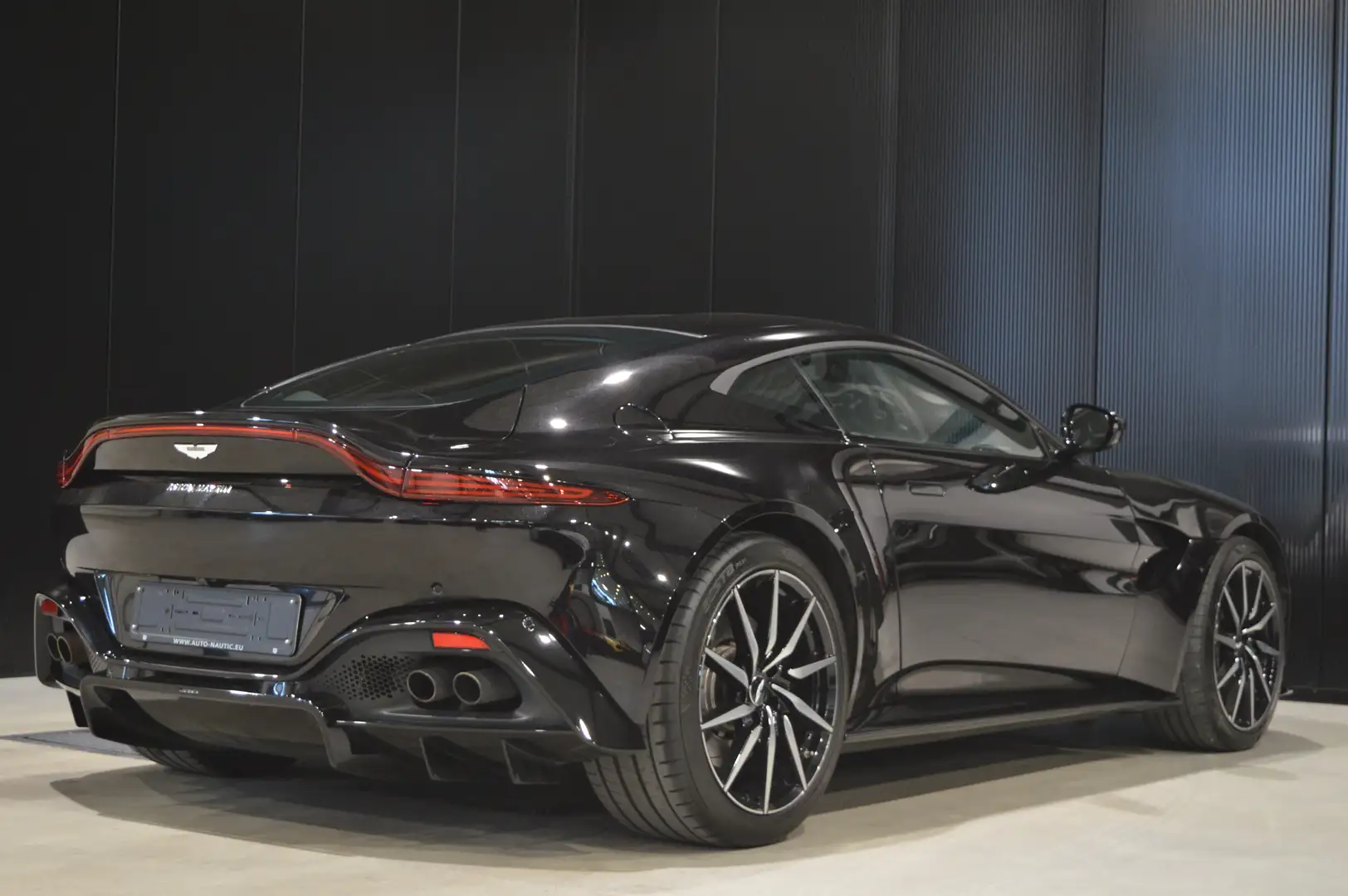 Aston Martin Vantage Coupé  V8 510 ch 1 MAIN - 23.000 km Schwarz - 2
