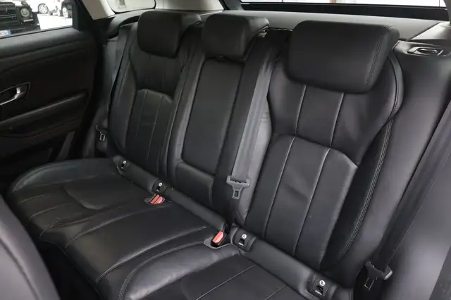 Land Rover Range Rover Evoque view 3