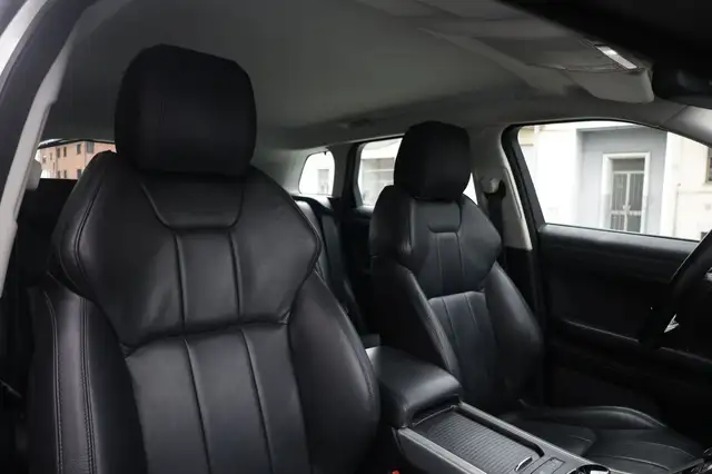 Land Rover Range Rover Evoque view 6