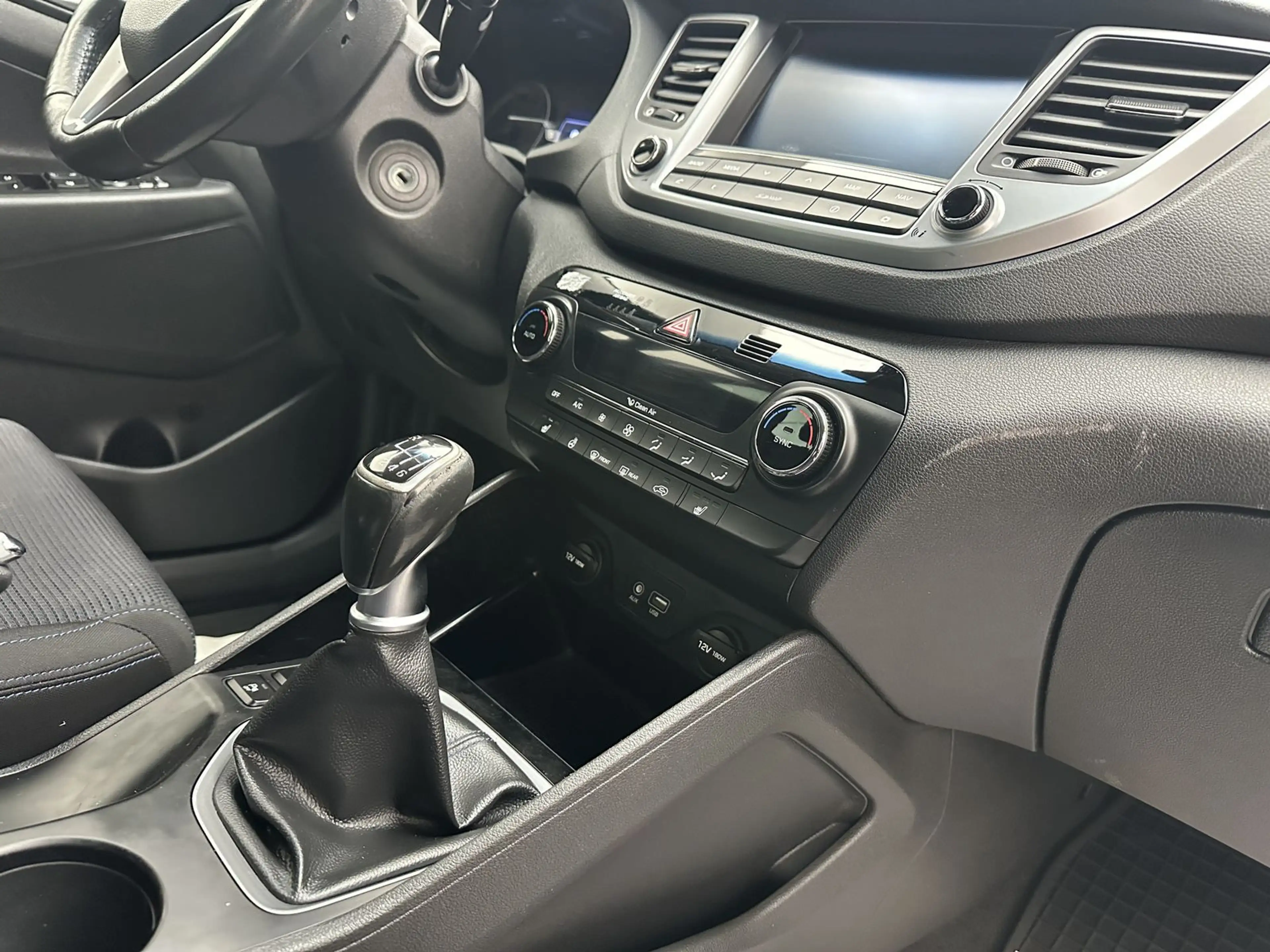 Hyundai TUCSON blue Intro Edition 2WD "NAVI-CAM-SITZH" — photo 10