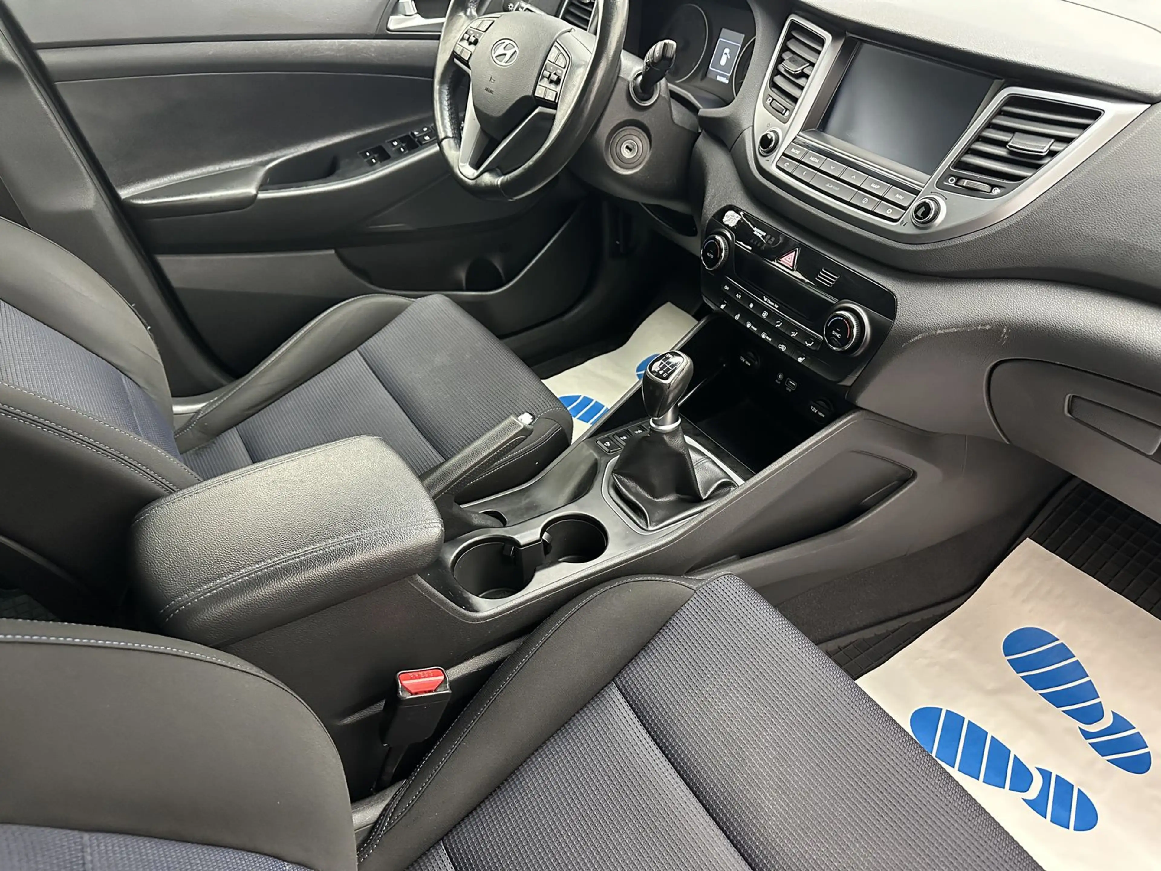 Hyundai TUCSON blue Intro Edition 2WD "NAVI-CAM-SITZH" — photo 11
