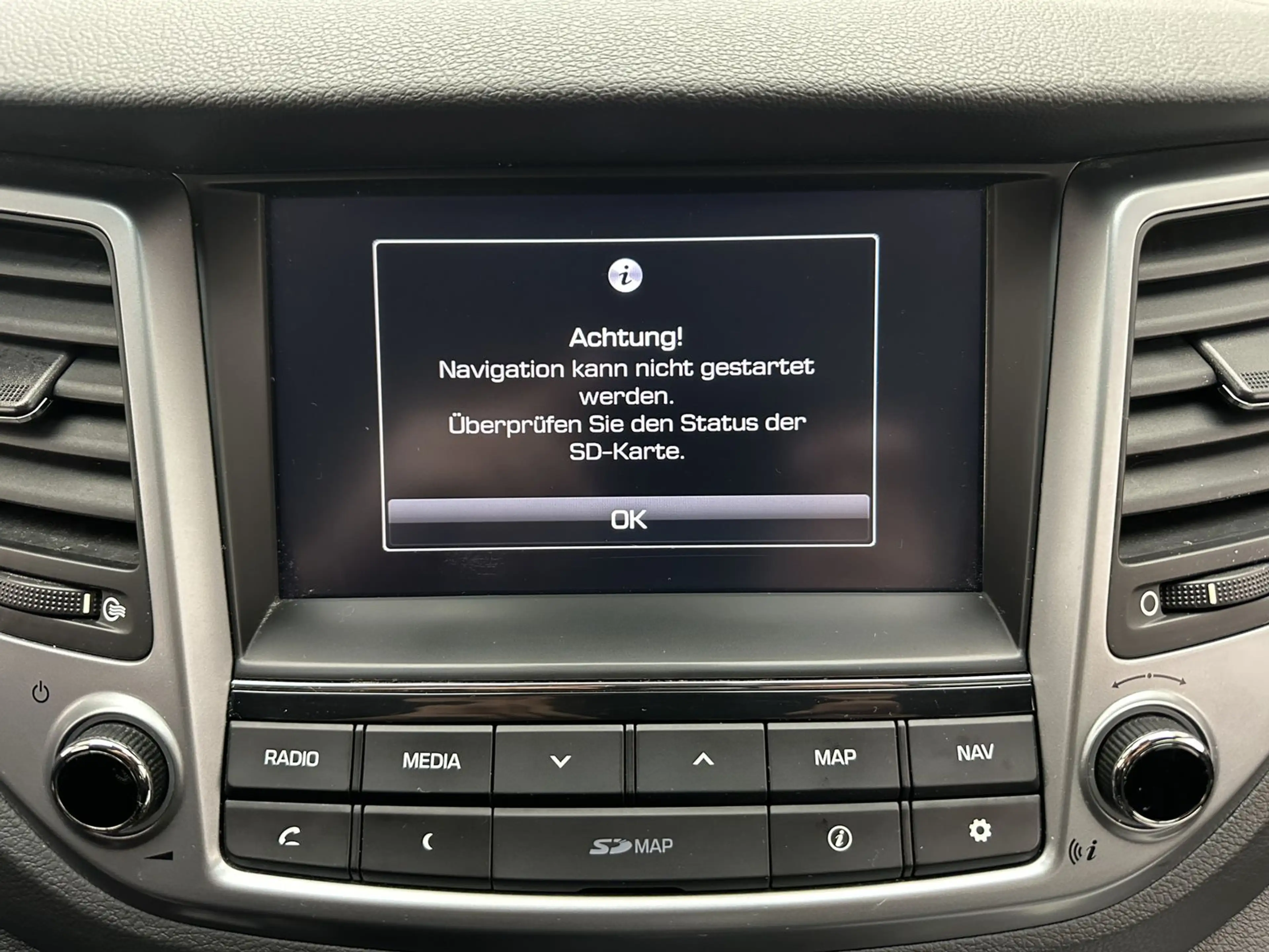 Hyundai TUCSON blue Intro Edition 2WD "NAVI-CAM-SITZH" — photo 15
