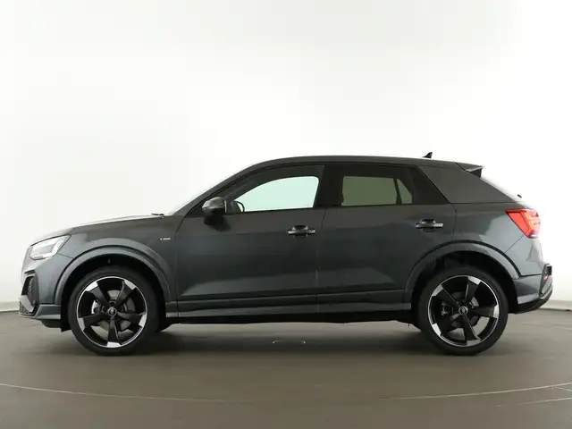 Audi Q2 view 4