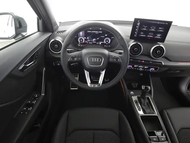 Audi Q2 view 10