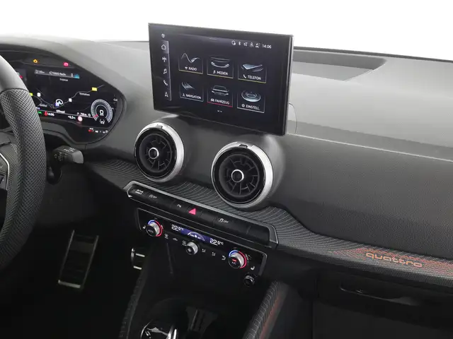 Audi Q2 view 13
