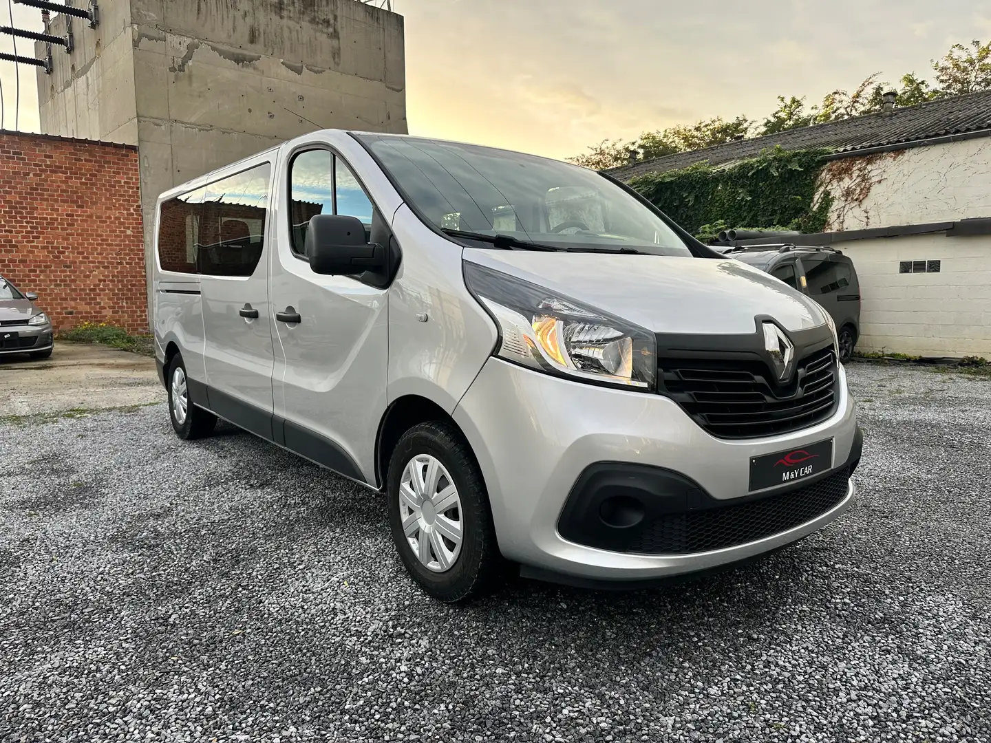 Renault Trafic Passenger 1.6 dCi 120CV Energy Confort S Argent - 1