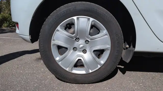 Dacia Sandero view 16