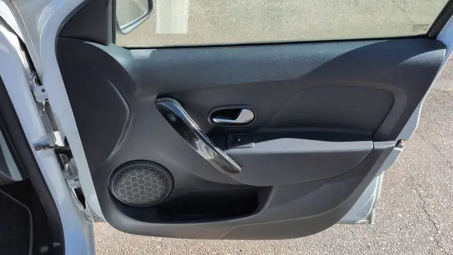 Dacia Sandero view 24
