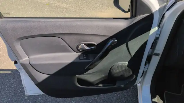 Dacia Sandero view 7