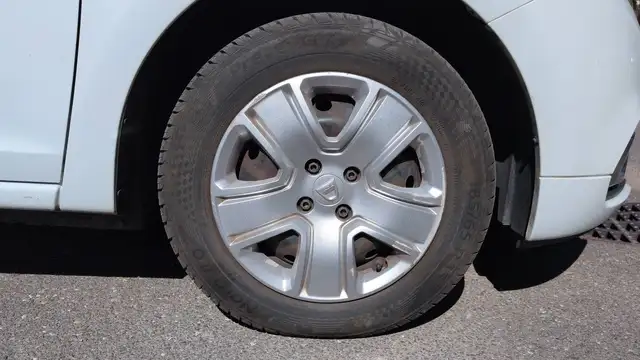 Dacia Sandero view 17