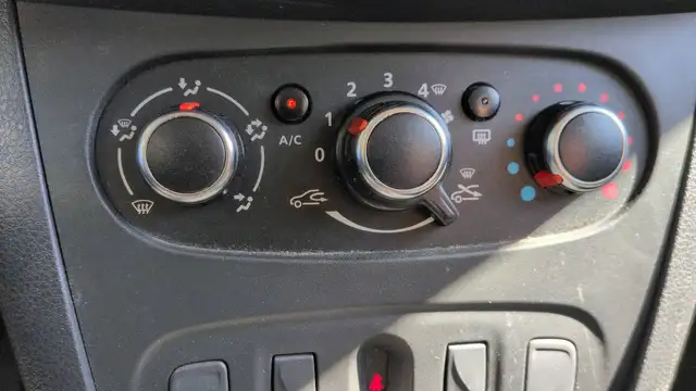 Dacia Sandero view 22