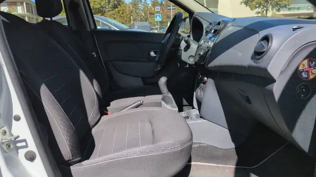 Dacia Sandero view 26