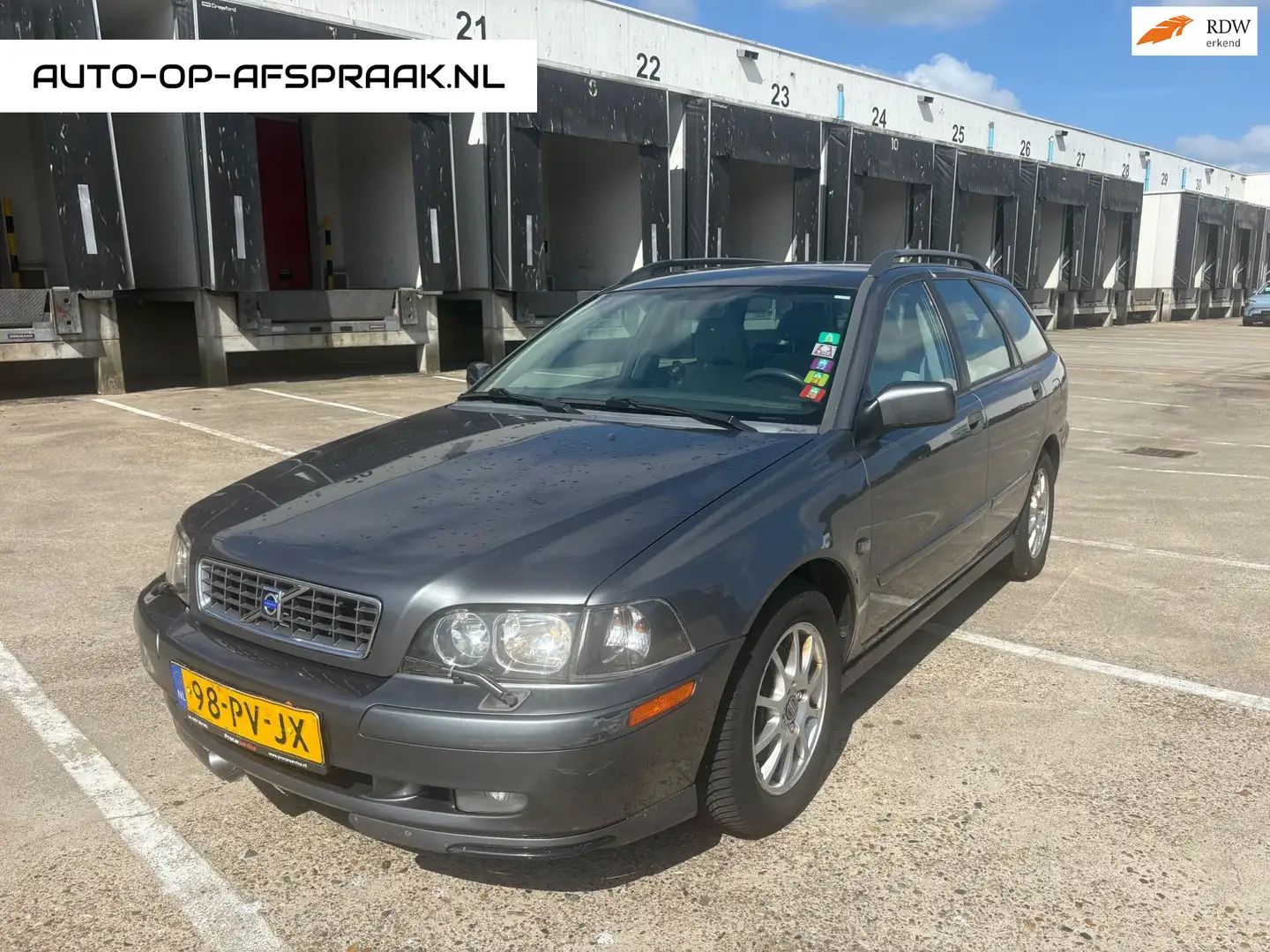Volvo V40 1.8 Europa Stoelverw. Airco Cruise C. APK Gris - 1