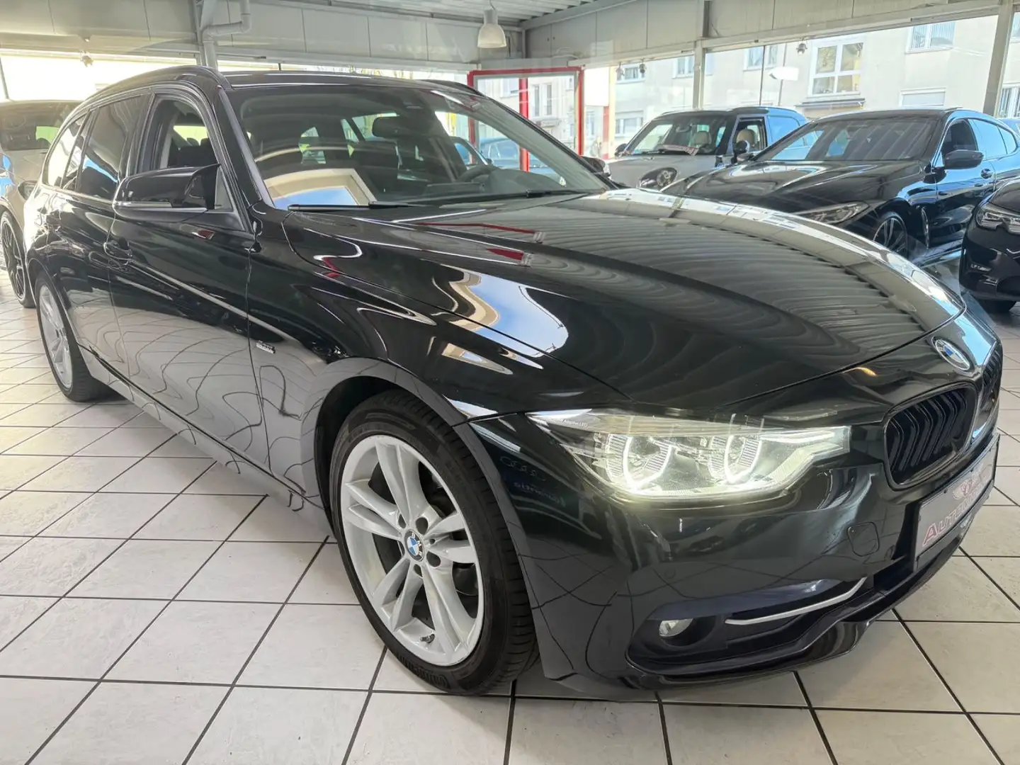 BMW 320 3 Touring 320 d SportLine LED PDC LEDER NAVI AHK Noir - 2