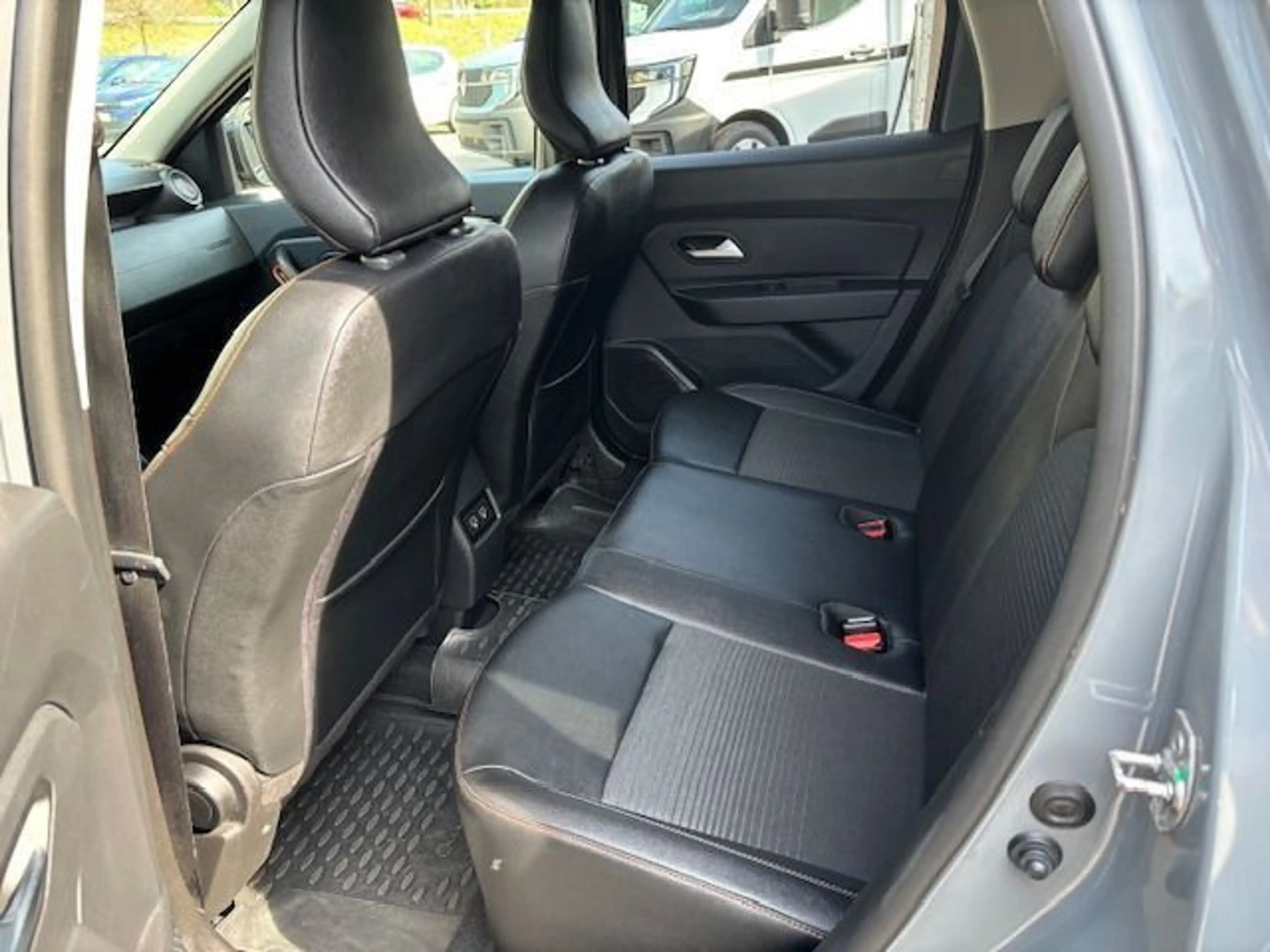 Dacia Duster II 1.3 TCe 150 Extreme Sitzheizung Kamera — photo 7