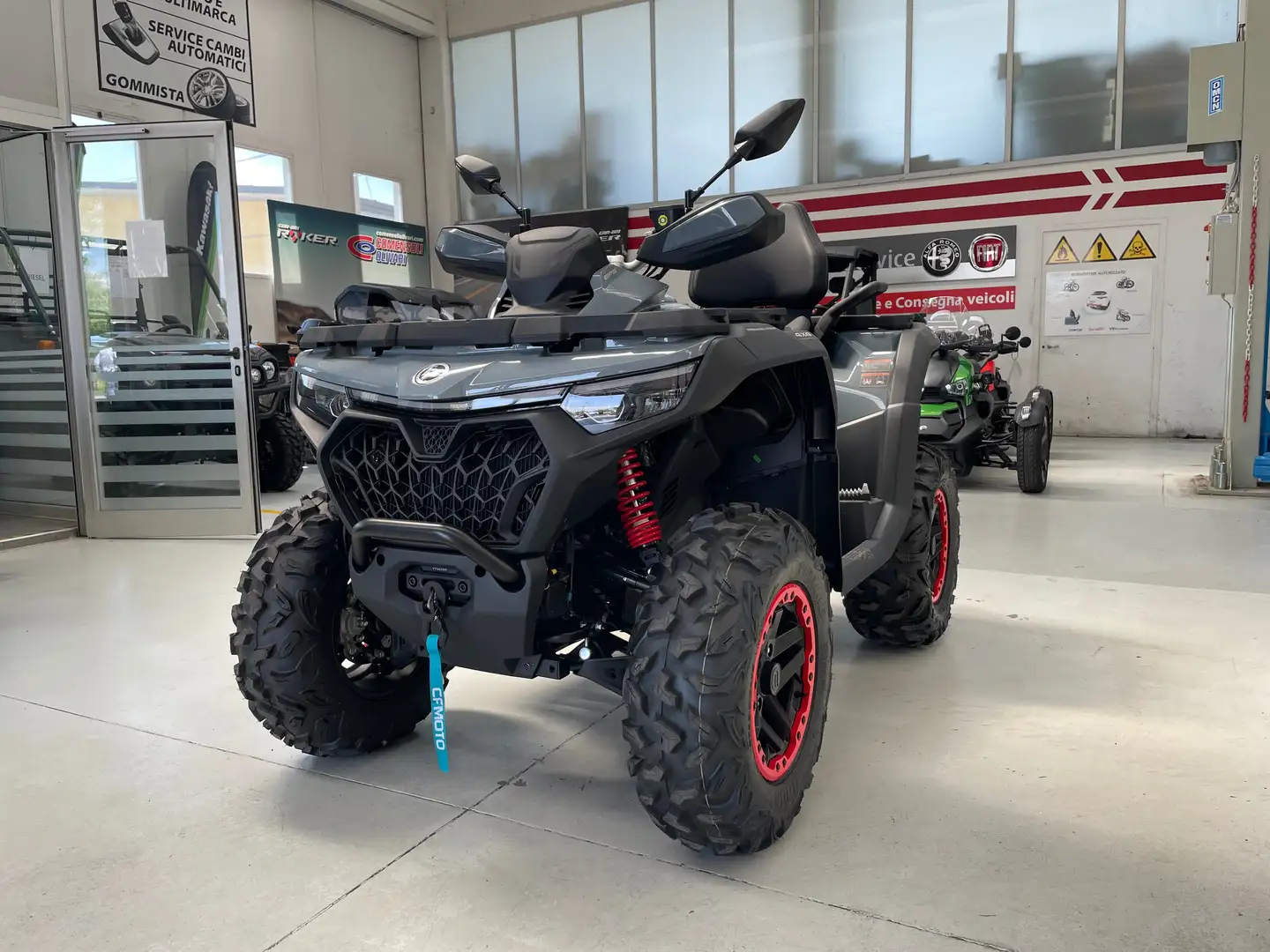 CFMOTO CForce 850 TOURING PREMIUM EFI 4X4 Grau - 2