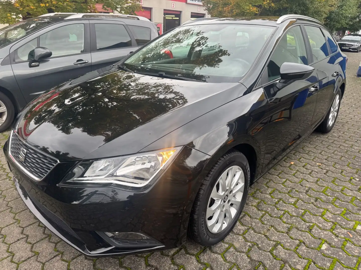 SEAT Leon ST Style Schwarz - 1