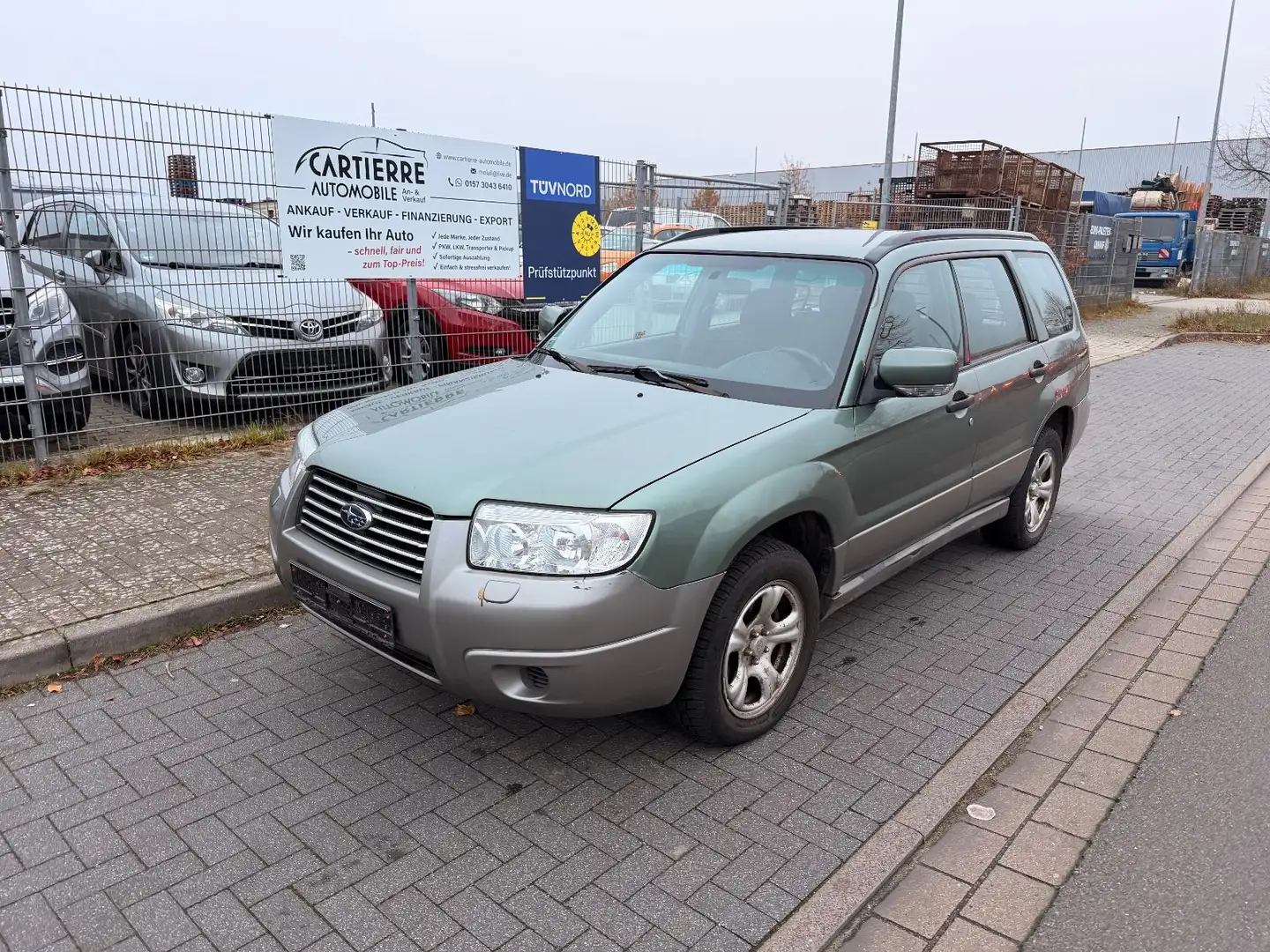 Subaru Forester 2.0X Comfort *AHK*ALLRAD*KLIMA* Grün - 1