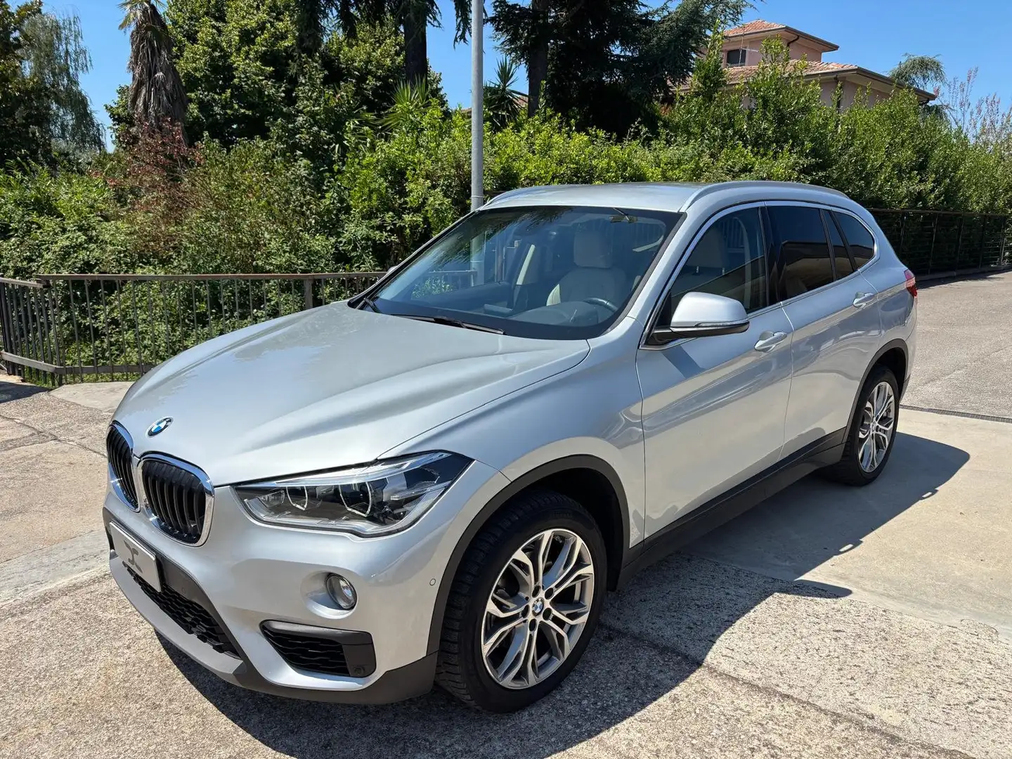 BMW X1 sdrive18d Sport Led - Navi - Cerchi 18 - Pelle - Grigio - 1